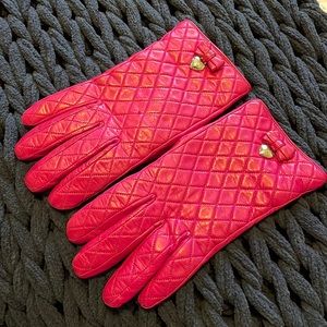Coach fuscia gloves leather and knit size 7, with a sweet bow accent
